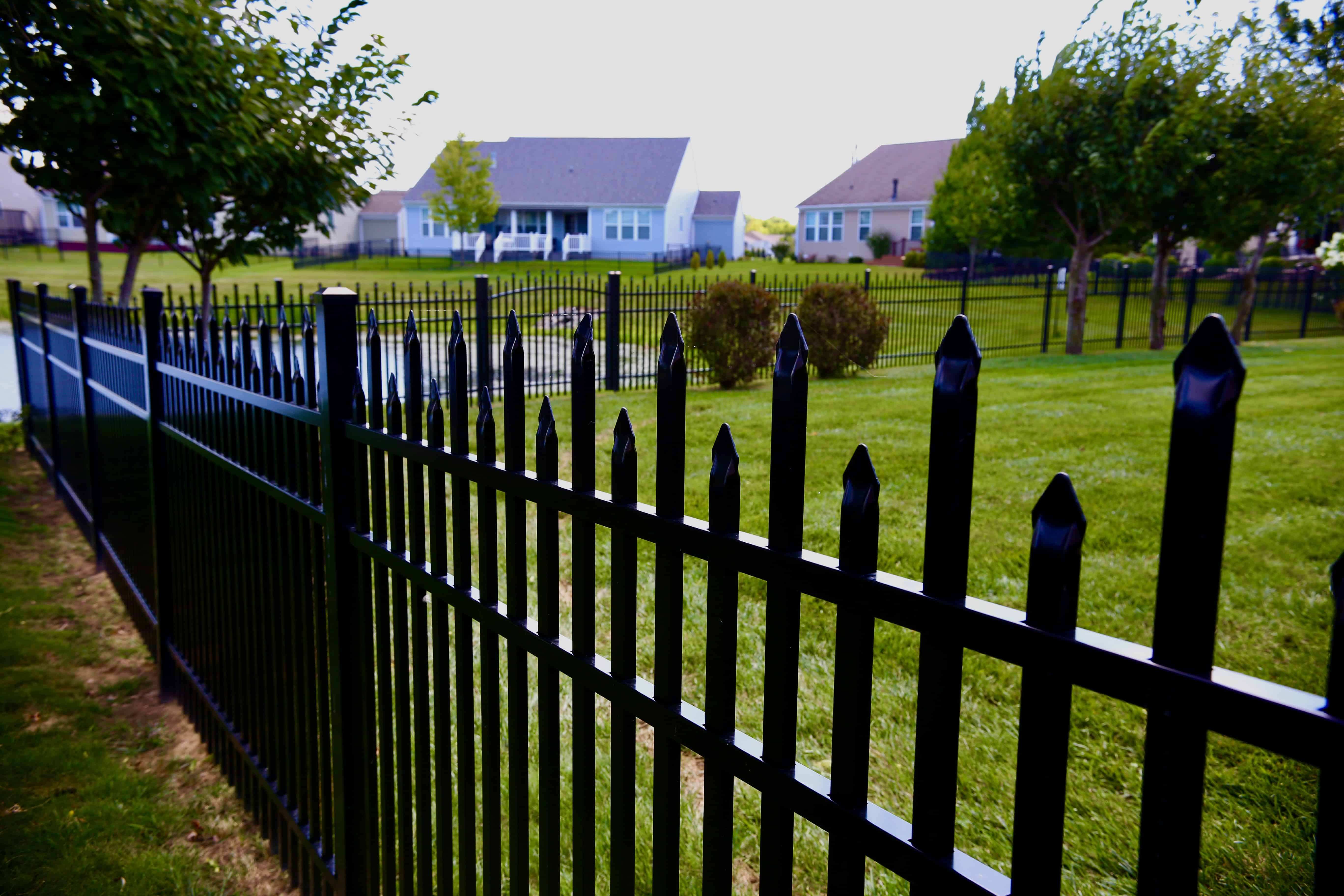 Need a New Fence? Here’s Why You Should Choose Aluminum